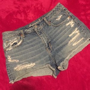 AMERICAN EAGLE distressed shorts
